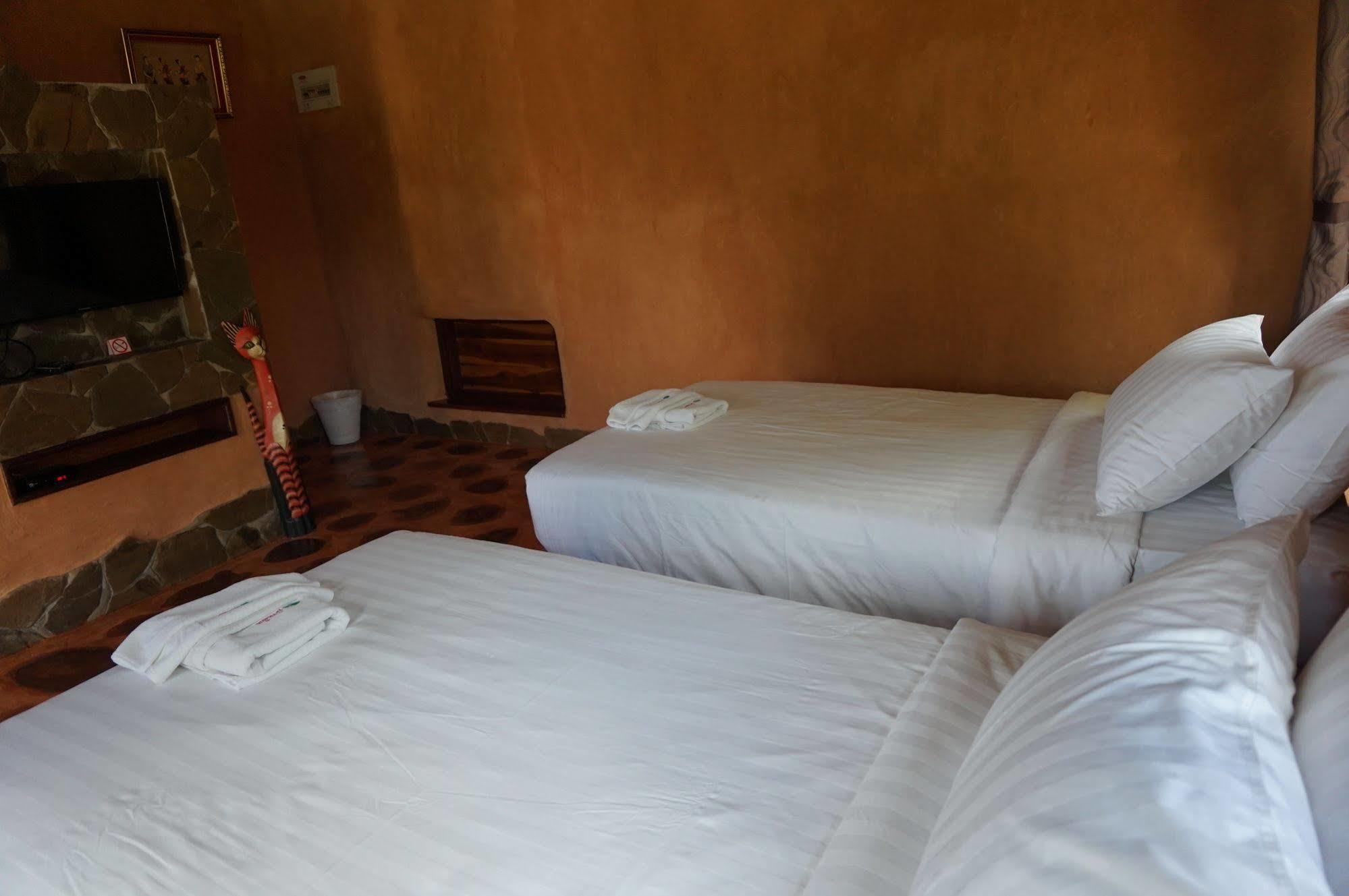 Baandin Wangnaamkeaw Hotel Wang Nam Khiao Ngoại thất bức ảnh